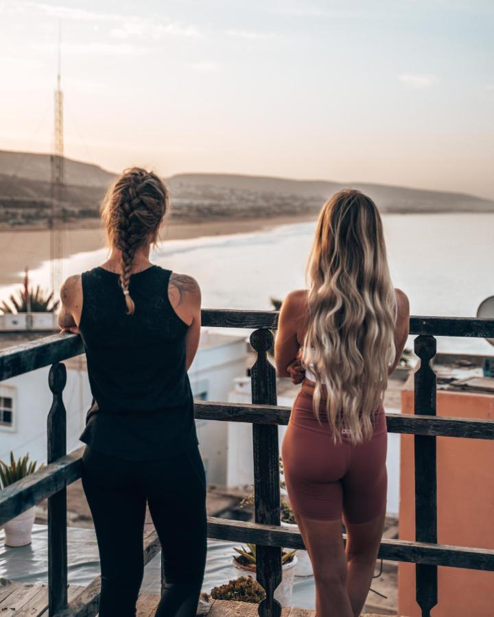Amayour Surf Hostel Taghazout Bagian luar foto