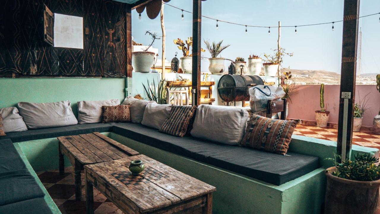 Amayour Surf Hostel Taghazout Bagian luar foto