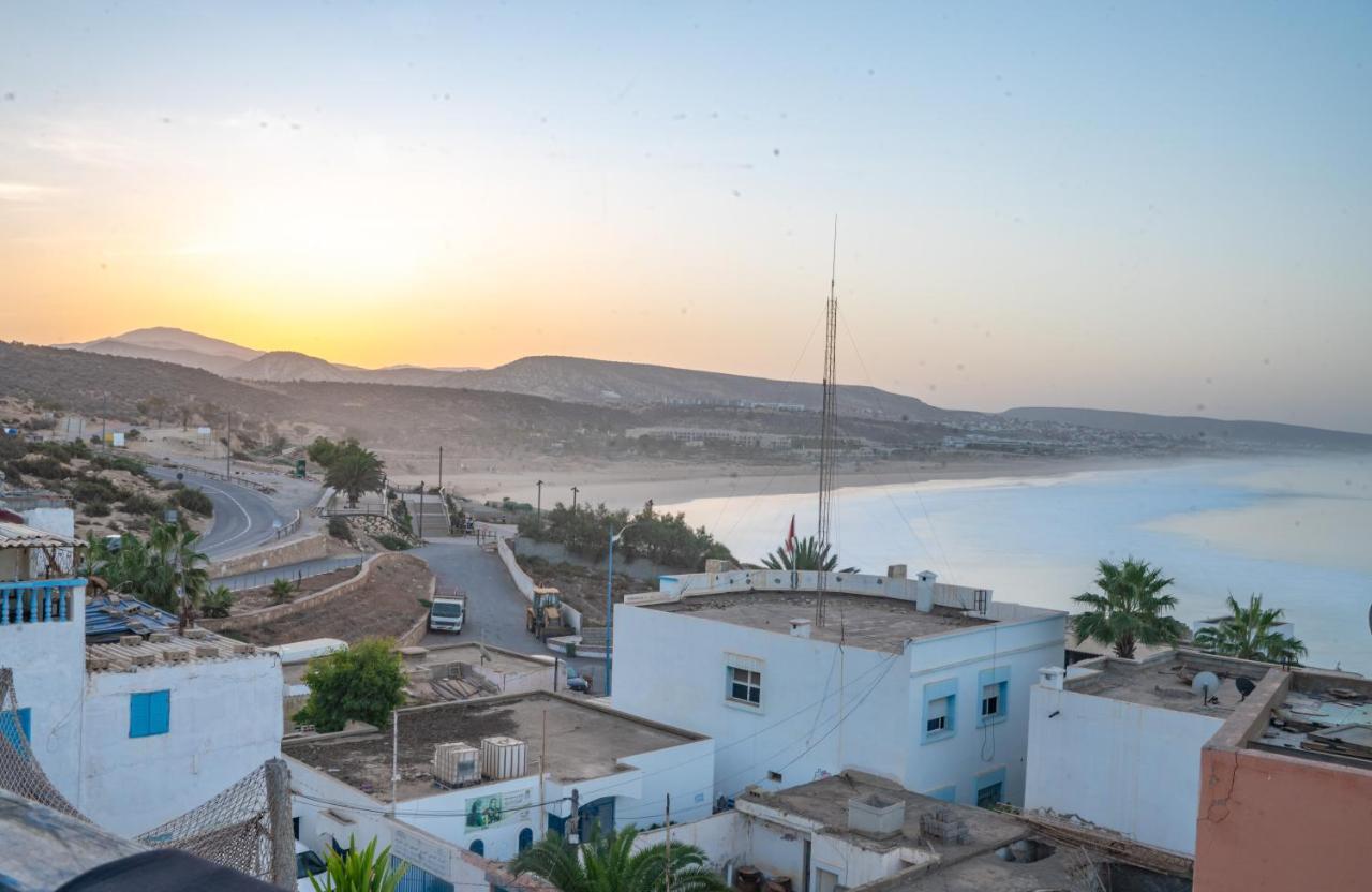 Amayour Surf Hostel Taghazout Bagian luar foto