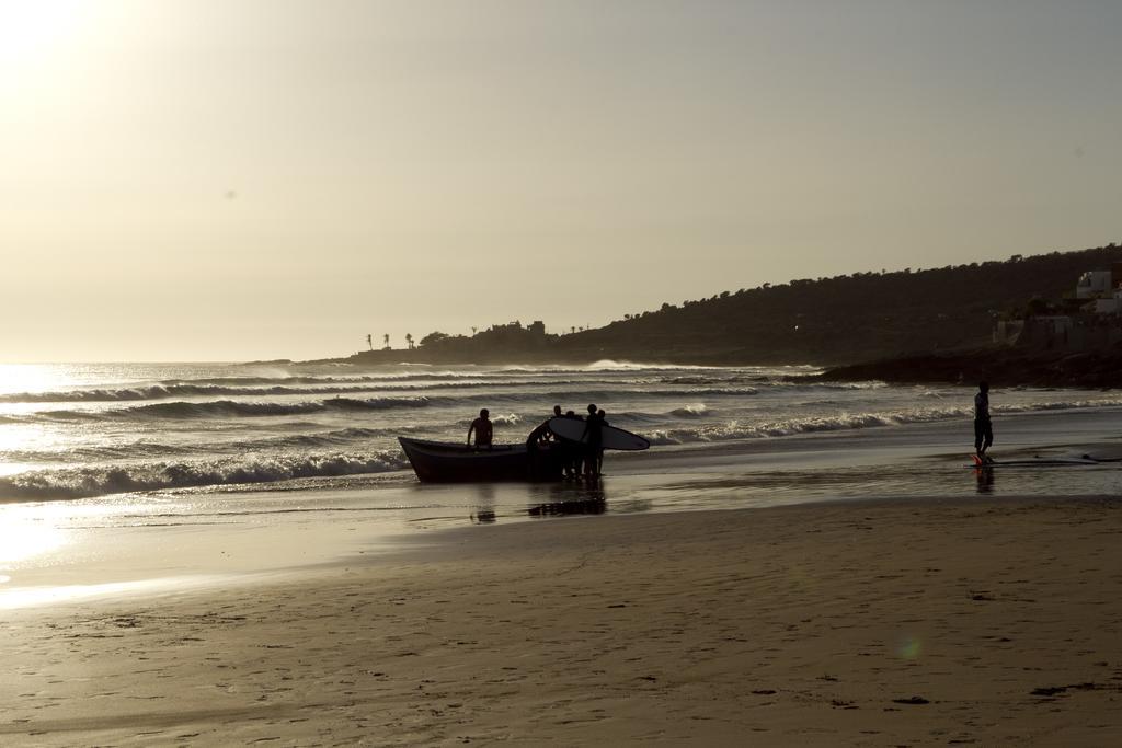 Amayour Surf Hostel Taghazout Bagian luar foto